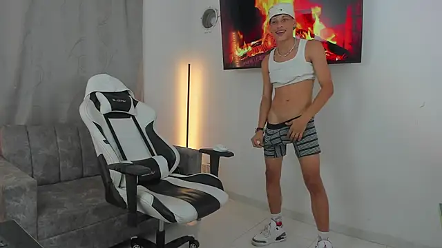 andy bigcock01 online show from 12-17-24, 03:39