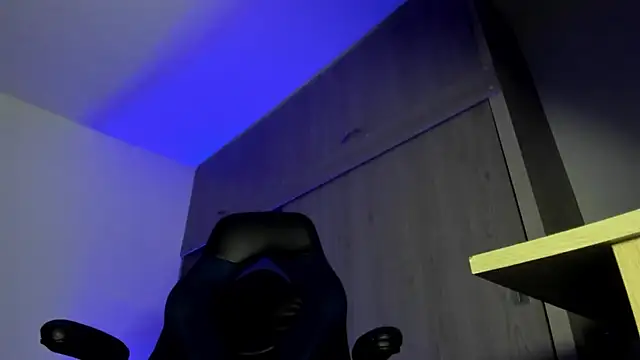 male pussy online show from 11-04-25, 02:32