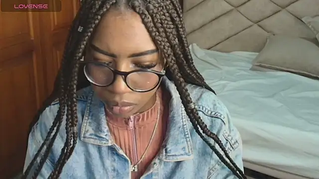 Raquel jones online show from 09-30-25, 12:21