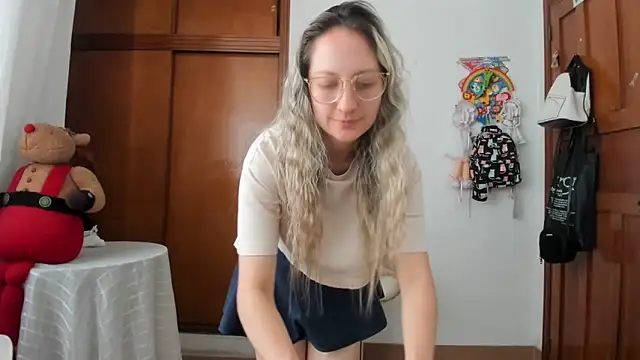 Adele johnsonn1 online show from 03-27-26, 04:18