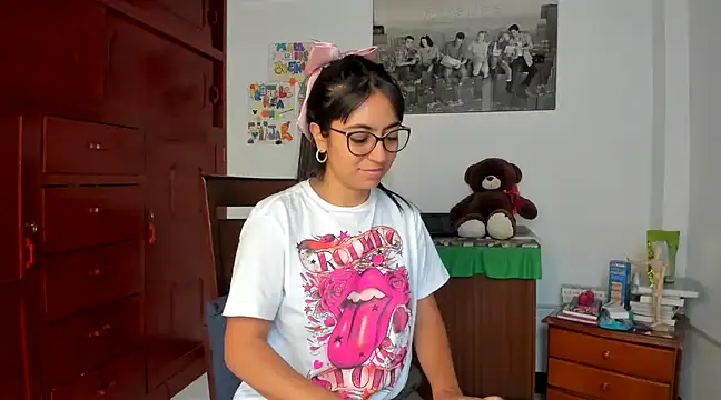 Isabellaa22 1 online show from 12-23-24, 01:45