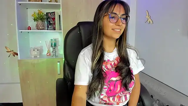 Isabellaa22 1 online show from 02-24-25, 01:53