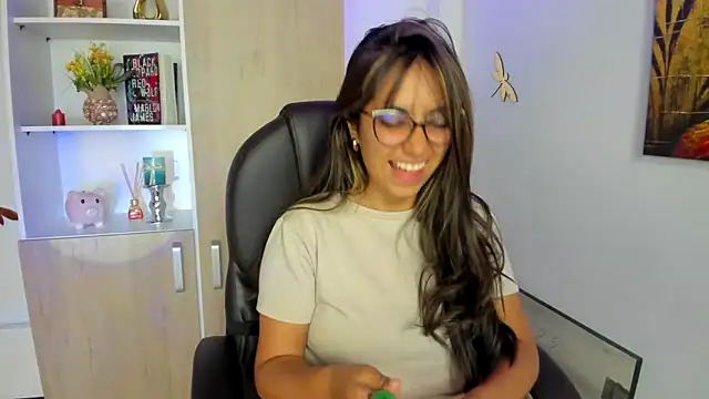 Isabellaa22 1 online show from 02-26-25, 03:08