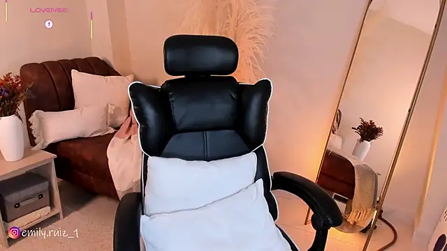 emilyruiz1 online show from 02-18-26, 09:00