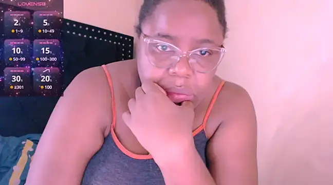 TatianaSantodomingo online show from 12-23-24, 10:32