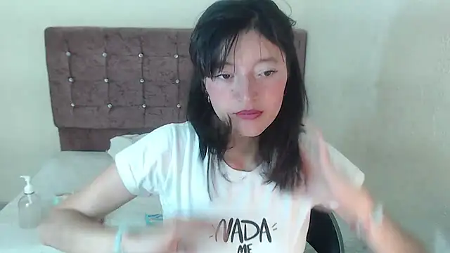 Snapshot of lunazulsj chatting on 04-30-26, 01:50 lunazulsj online show from 04-30-26, 01:50