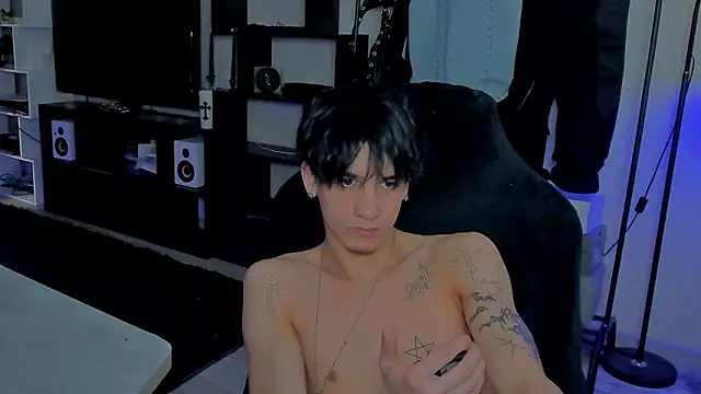 MarkBrowniii online show from 04-08-26, 01:44