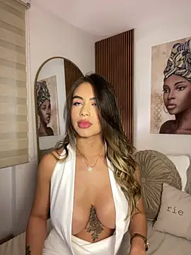  laura 02 online show from 10-01-25, 06:47