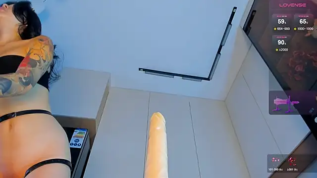 maakimo online show from 11-18-25, 05:45