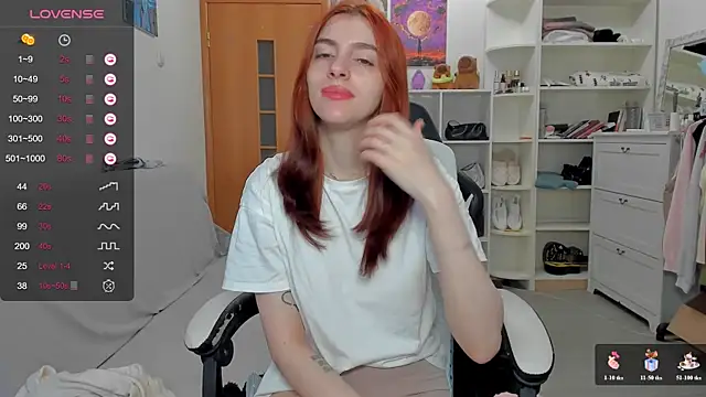 Snapshot of broosnica1 chatting on 06-21-26, 05:43 broosnica1 online show from 06-21-26, 05:43