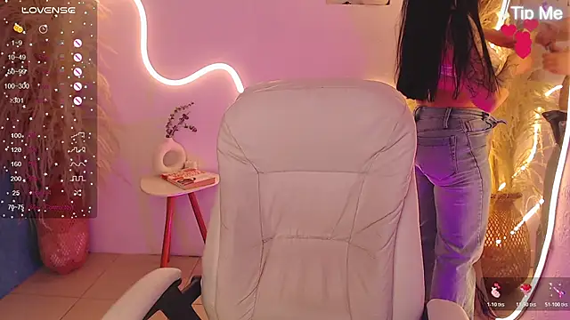 ViolettaHotLatin  online show from 04-08-26, 12:05