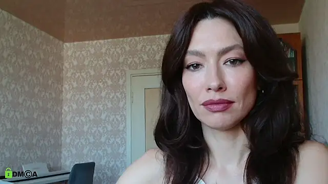 Snapshot of alicia_spicy chatting on 06-25-26, 05:56 alicia spicy online show from 06-25-26, 05:56