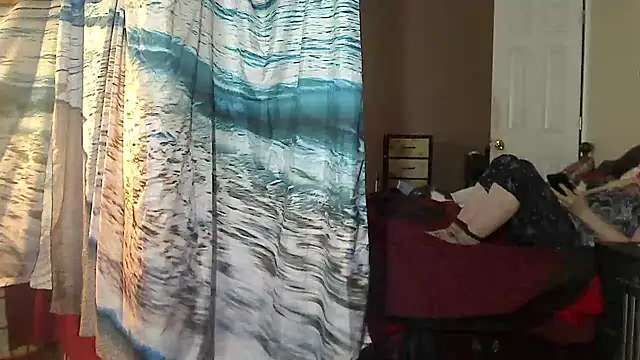 Snapshot of Ireallysquirt chatting on 01-27-25, 06:41 Ireallysquirt online show from 01-27-25, 06:41