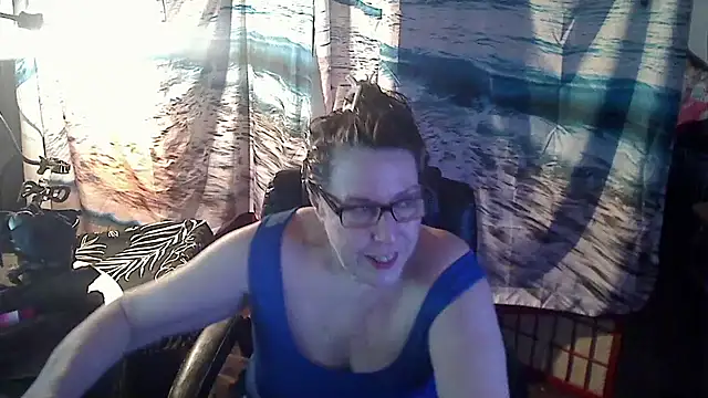 Snapshot of Ireallysquirt chatting on 02-07-25, 03:23 Ireallysquirt online show from 02-07-25, 03:23