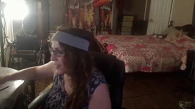 Snapshot of Ireallysquirt chatting on 09-17-25, 11:28 Ireallysquirt online show from 09-17-25, 11:28