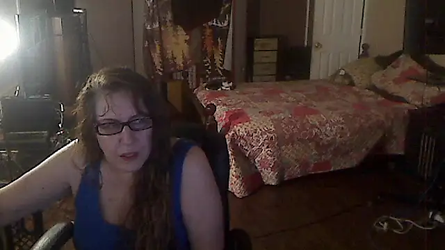 Snapshot of Ireallysquirt chatting on 09-22-25, 01:40 Ireallysquirt online show from 09-22-25, 01:40