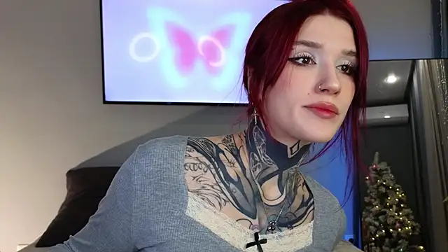 SophieInkk online show from 12-19-25, 03:24