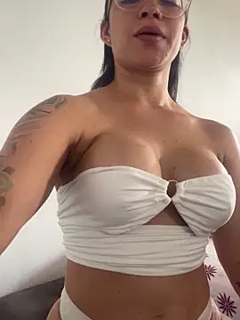 lulu kis online show from 12-14-25, 05:40