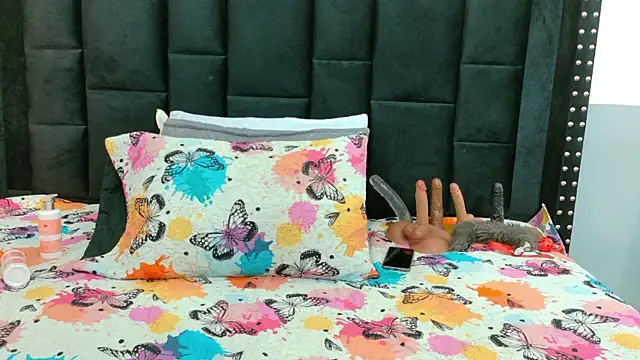 Snapshot of kinkyhousewifee chatting on 02-08-26, 12:19 kinkyhousewifee online show from 02-08-26, 12:19