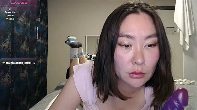 Snapshot of Maya_Kumashiro chatting on 11-28-25, 09:28 Maya Kumashiro online show from 11-28-25, 09:28