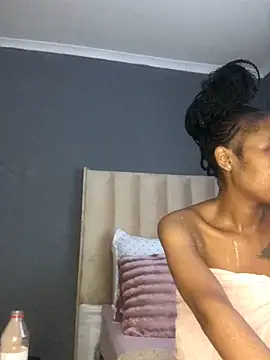 Nicole Liam  online show from 10-12-25, 10:58