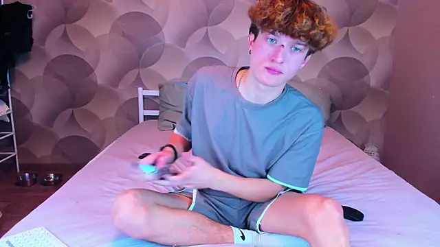 Ian Flor online show from 12-17-25, 12:33