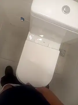 Snapshot of Seductiveblack chatting on 09-27-25, 11:59 Seductiveblack online show from 09-27-25, 11:59