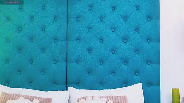 LunaWills  online show from 11-26-25, 05:41