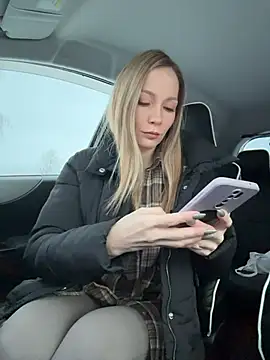 Snapshot of LavenderHot chatting on 11-25-25, 02:11 LavenderHot online show from 11-25-25, 02:11