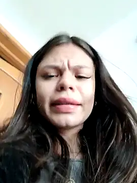 Snapshot of Violeta_12- chatting on 06-17-26, 03:35 Violeta 12- online show from 06-17-26, 03:35