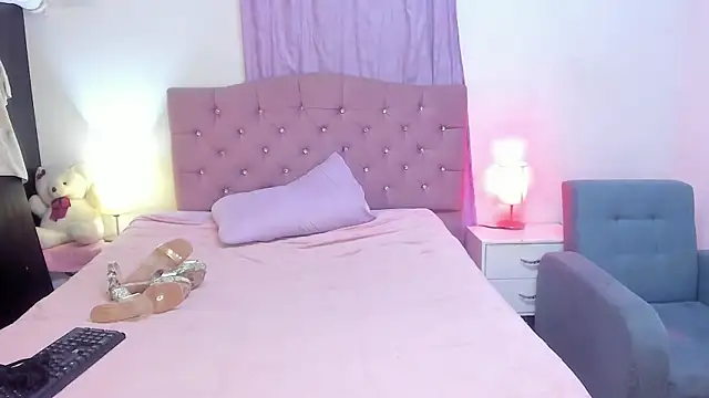 Latinabombsheell online show from 04-04-26, 04:44