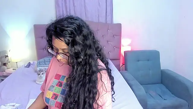 Snapshot of Latinabombsheell chatting on 07-02-26, 06:41 Latinabombsheell online show from 07-02-26, 06:41