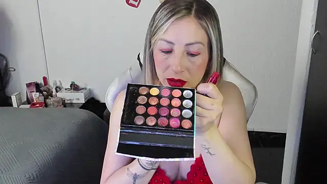 Andreina Suann online show from 10-25-25, 12:13