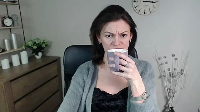 VivianWILD online show from 01-10-25, 06:53