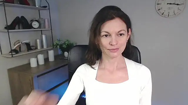 VivianWILD online show from 02-05-25, 07:29