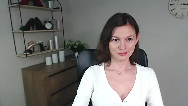 VivianWILD online show from 02-13-25, 01:15