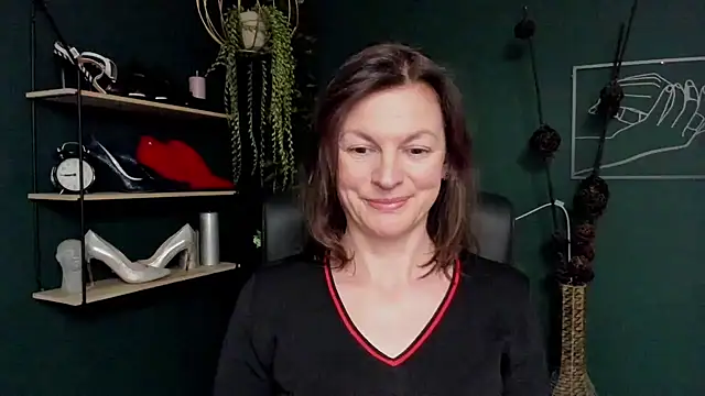 VivianWILD online show from 03-17-25, 03:40