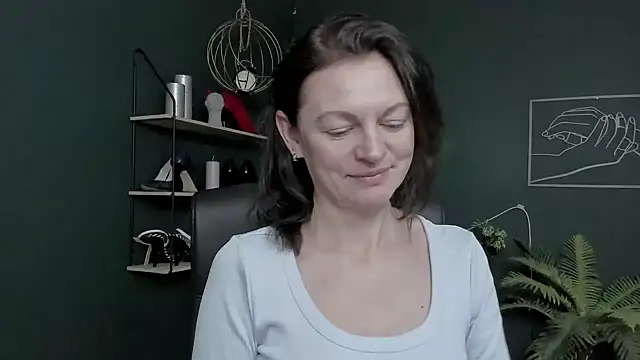 VivianWILD online show from 03-11-26, 06:52