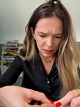 lucie mehott online show from 11-18-25, 09:03