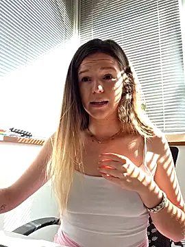 lucie mehott online show from 04-30-26, 08:20