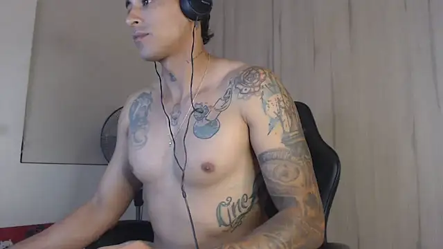 felipelopezz23 online show from 07-14-26, 10:32