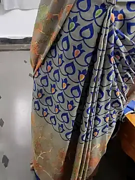 Snapshot of Januhot18 chatting on 12-13-24, 06:31 Januhot18 online show from 12-13-24, 06:31