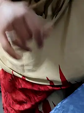 Snapshot of Januhot18 chatting on 12-18-24, 08:25 Januhot18 online show from 12-18-24, 08:25