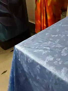 Snapshot of Januhot18 chatting on 12-21-24, 04:41 Januhot18 online show from 12-21-24, 04:41