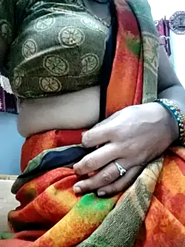 Snapshot of Januhot18 chatting on 12-21-24, 07:16 Januhot18 online show from 12-21-24, 07:16