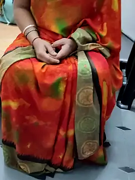 Snapshot of Januhot18 chatting on 12-22-24, 01:23 Januhot18 online show from 12-22-24, 01:23