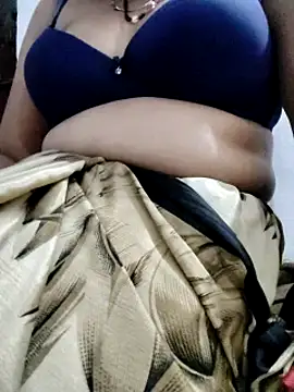 Snapshot of Januhot18 chatting on 12-22-24, 04:59 Januhot18 online show from 12-22-24, 04:59