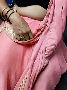 Snapshot of Januhot18 chatting on 12-23-24, 10:55 Januhot18 online show from 12-23-24, 10:55