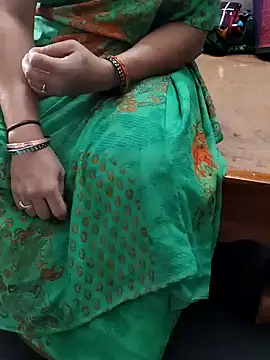 Snapshot of Januhot18 chatting on 12-24-24, 02:43 Januhot18 online show from 12-24-24, 02:43