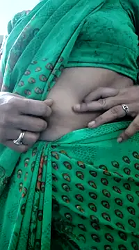 Snapshot of Januhot18 chatting on 12-24-24, 06:00 Januhot18 online show from 12-24-24, 06:00